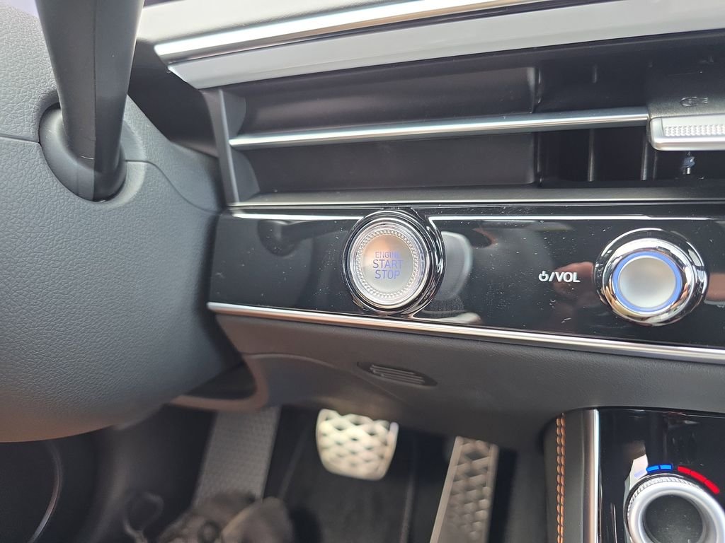 2026 GENESIS GV70 Sport Advanced - Photo 16