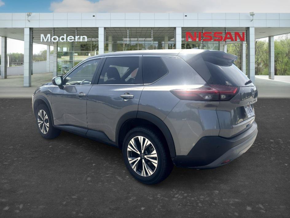 Certified Used 2023 Gun Metallic Nissan SV image 3