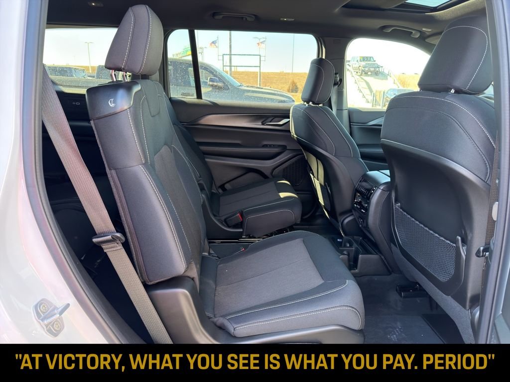 New 2026 Bright White Clear-Coat Exterior Paint Jeep Laredo image 31