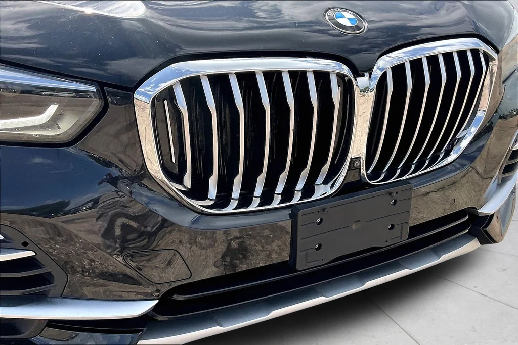 Used 2020 Black BMW sDrive40i image 30