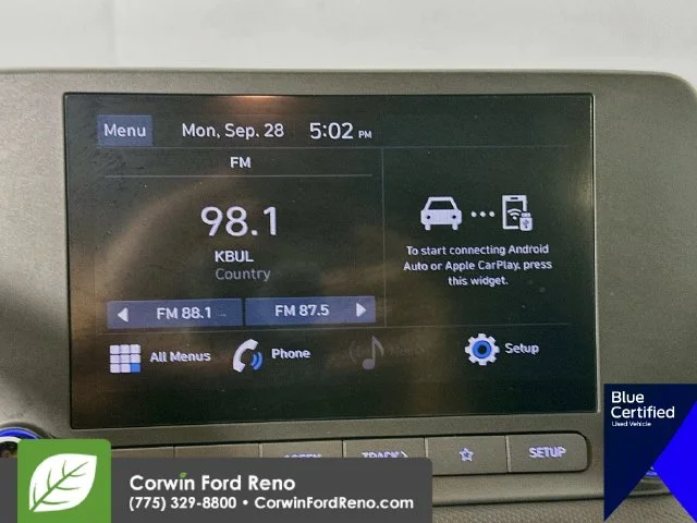 Used 2022 Ultra Black Hyundai SE image 18