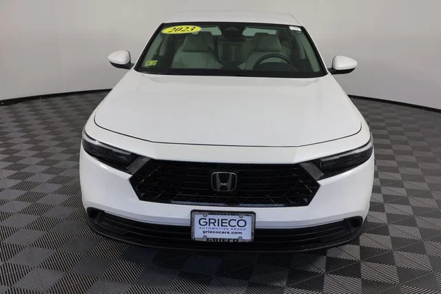 Used 2023 White Honda LX image 3