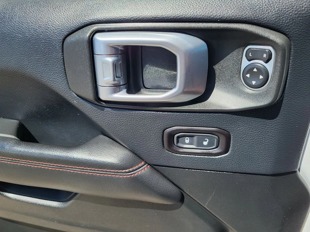Used 2019 White Jeep Rubicon image 18