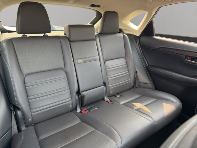 Used 2015 White Lexus  image 20