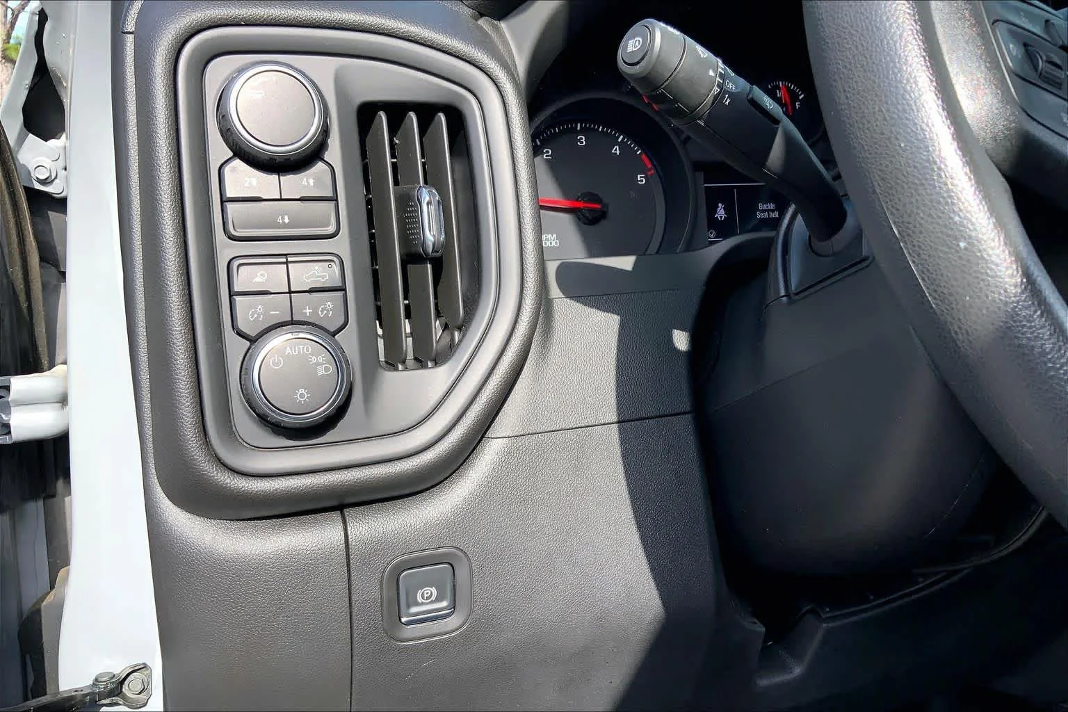 Used 2025 Slate Gray Metallic Chevrolet Custom image 35