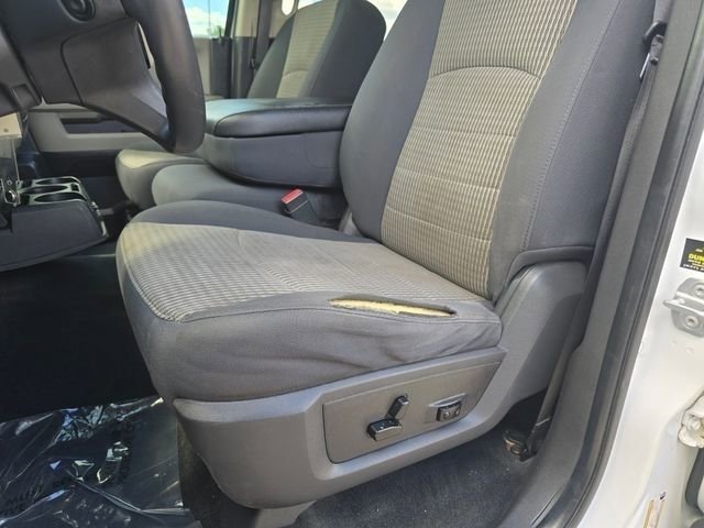 Used 2010 Bright White Clearcoat/Mineral Gray Metallic CC Ram SLT image 5
