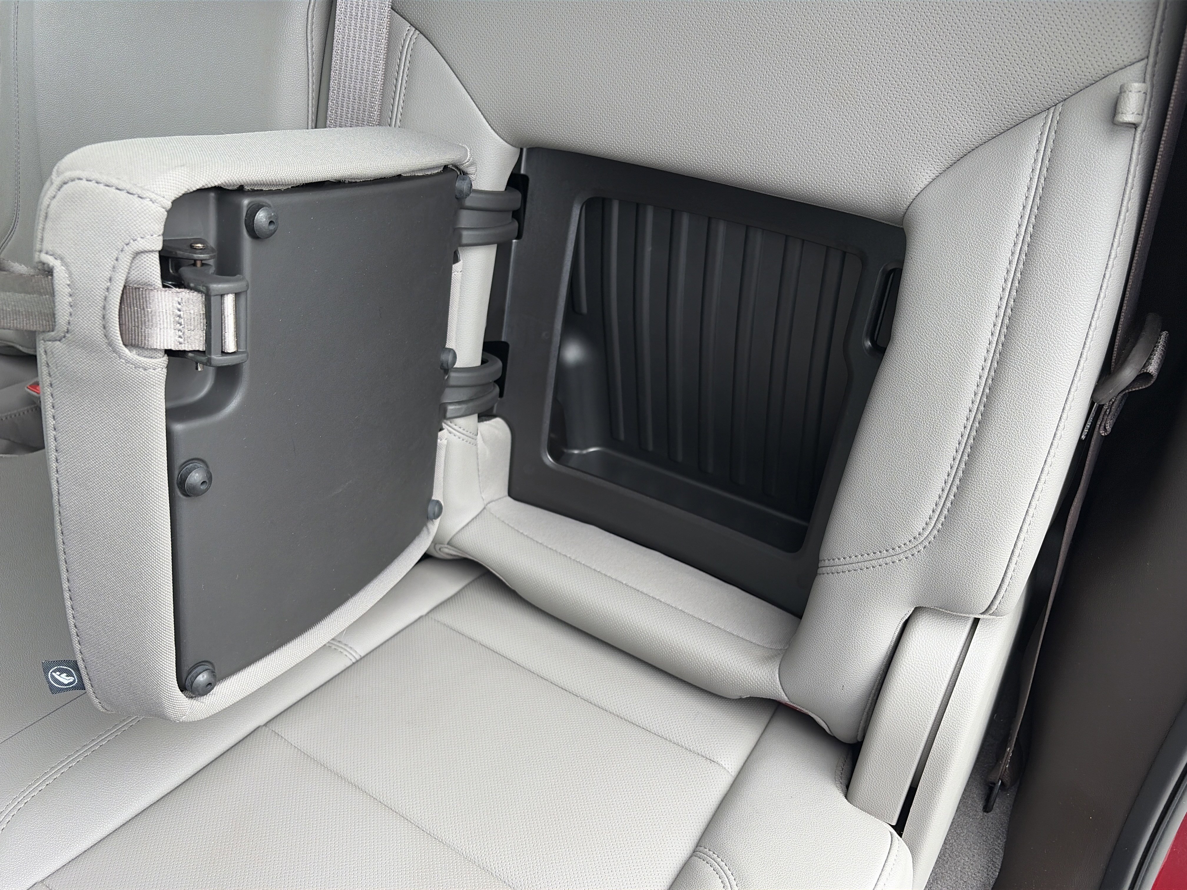 2024 GMC Sierra 1500 SLT - Photo 24