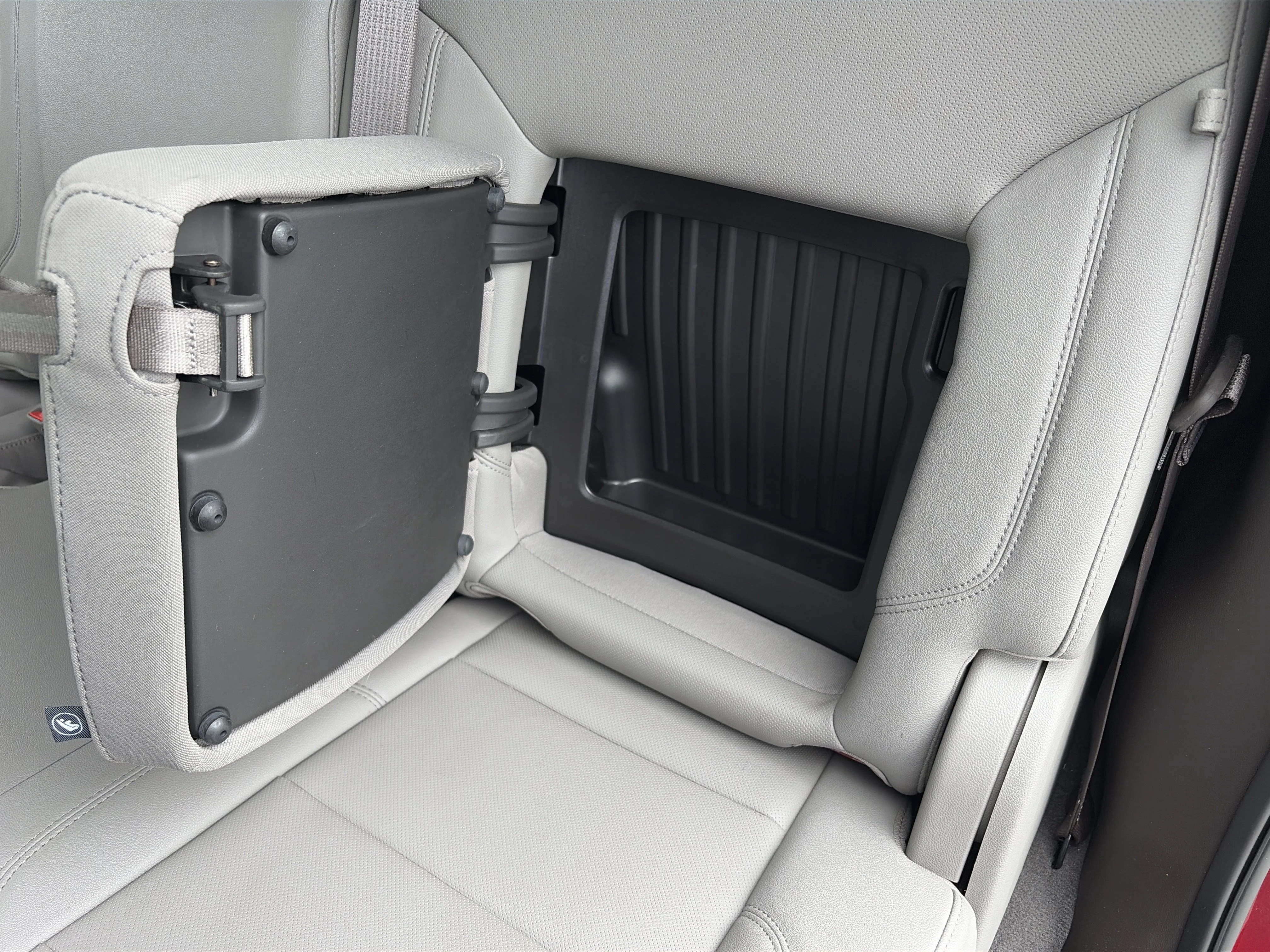 2024 GMC Sierra 1500 SLT - Photo 24