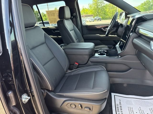 Used 2025 Onyx Black GMC Elevation image 8