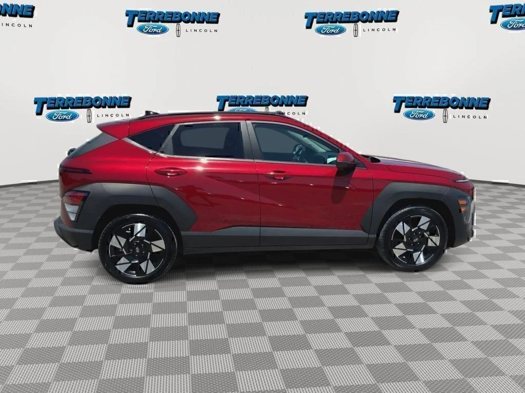 Used 2025 Red Metallic Hyundai SEL image 9
