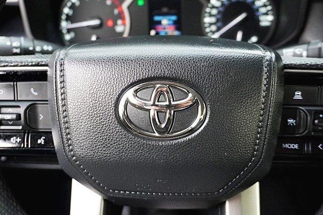 Used 2023  Toyota SR5 image 32