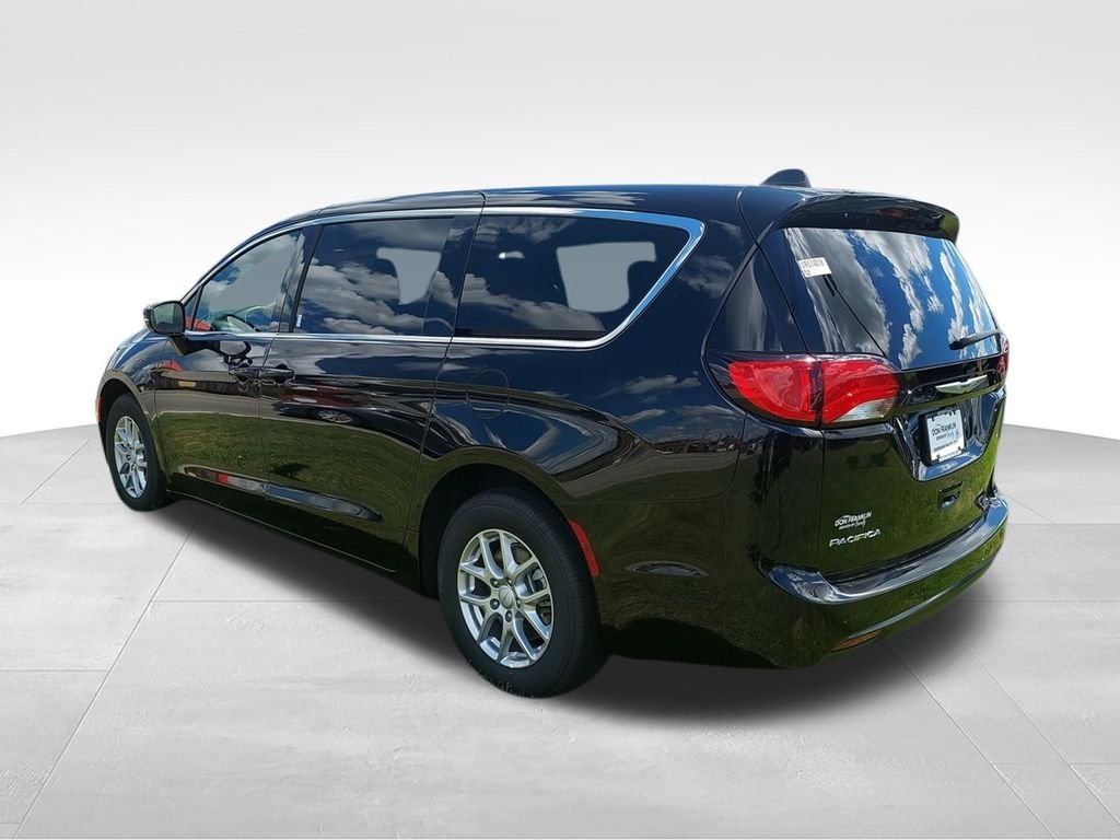 New 2027 Diamond Black Crystal Pearl-Coat Exterior Paint Chrysler LX image 6