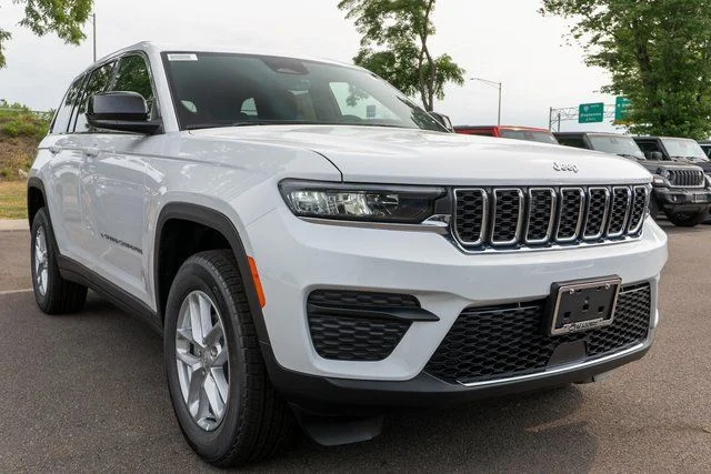 New 2026 Bright White Clearcoat Jeep Laredo X image 4