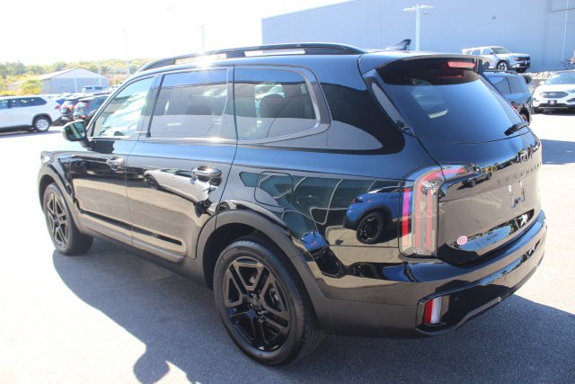 Used 2025 Black Kia EX X-Line image 31