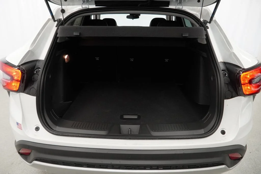 New 2026 Summit White Chevrolet LT image 24