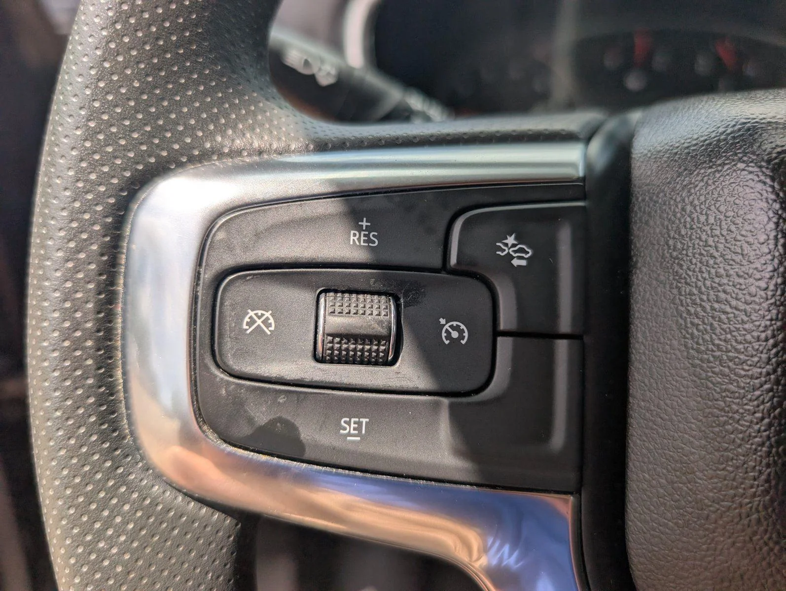 Used 2025 Black Chevrolet 2LT image 26