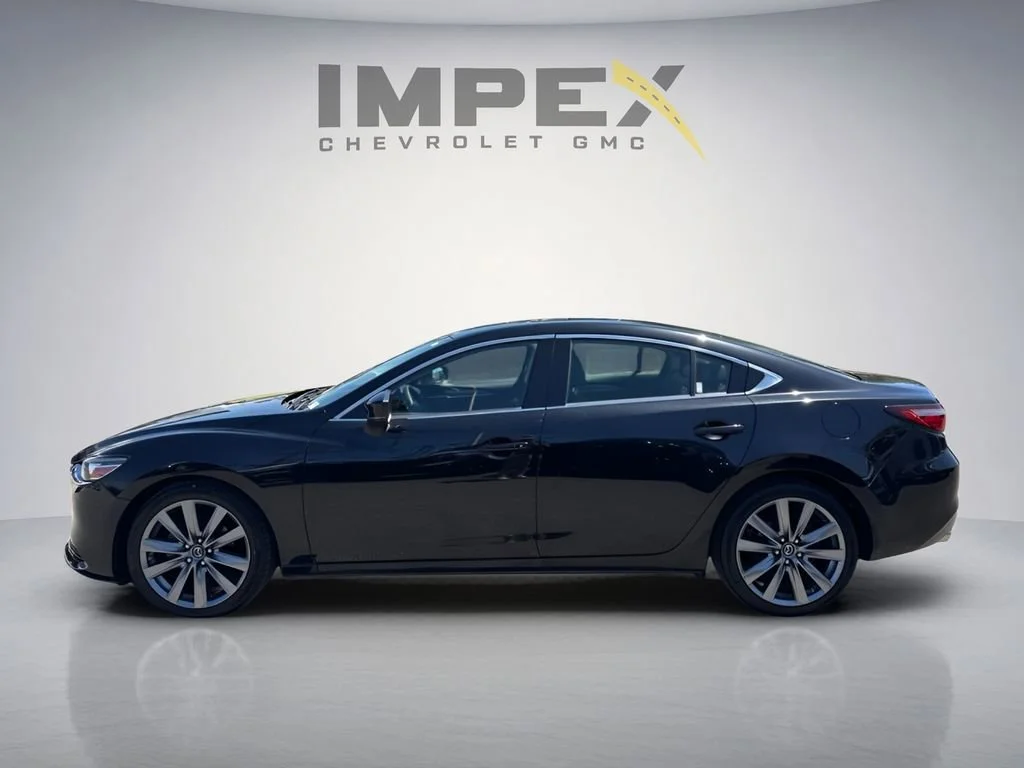 Used 2018  Mazda Grand Touring image 2