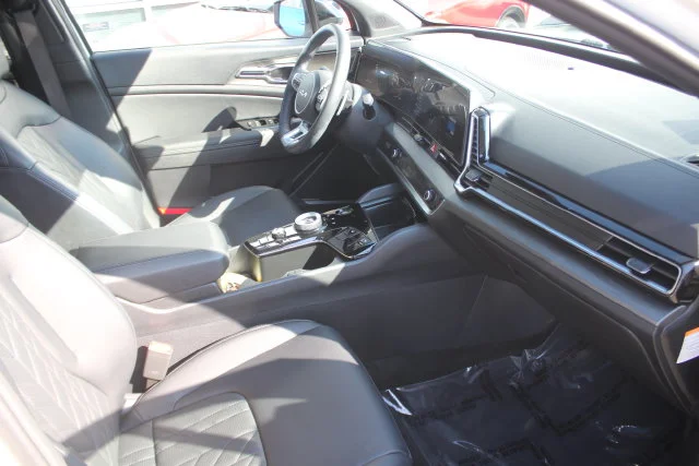 Used 2024 White Kia X-Line image 35