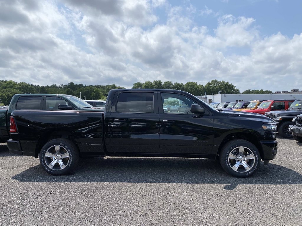 New 2026 Diamond Black Crystal Pearl-Coat Exterior Paint Ram Express image 2