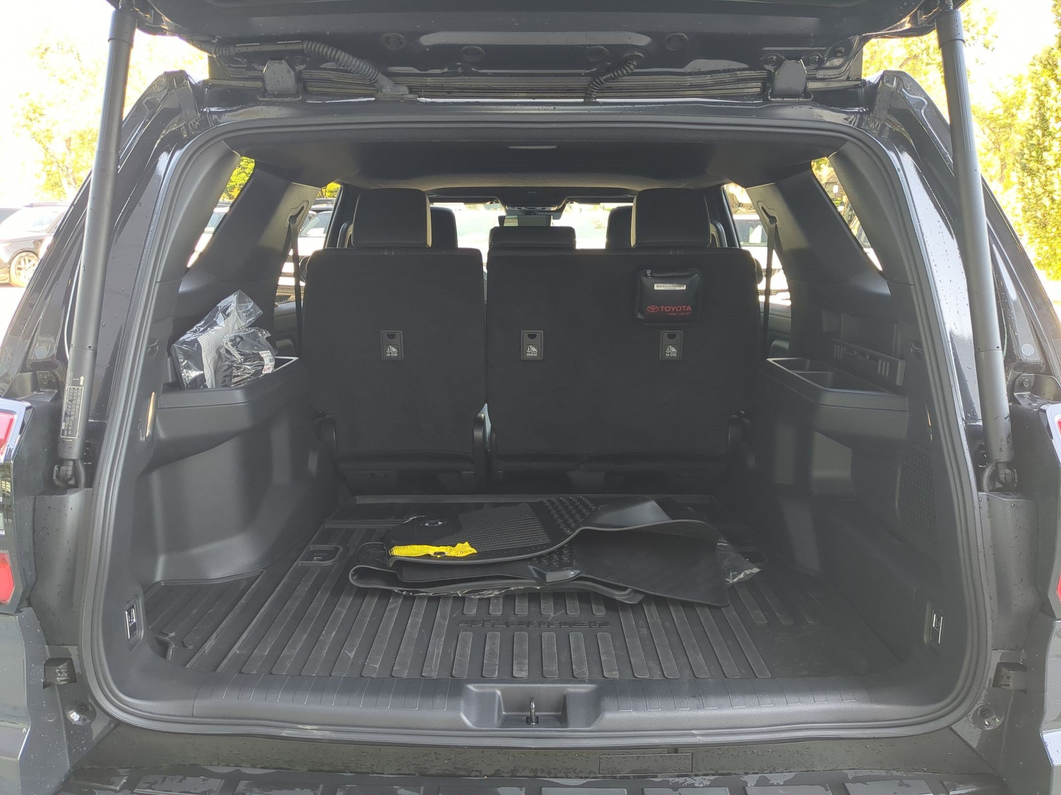 Used 2025 Underground Toyota Limited image 30