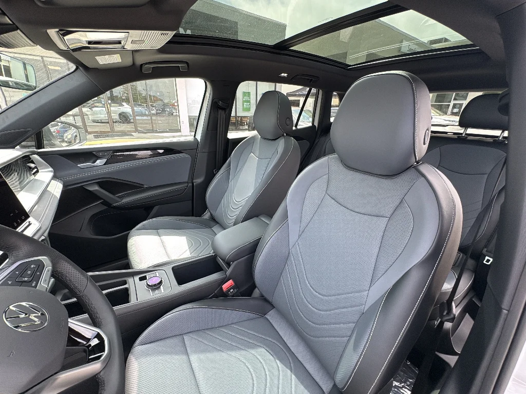 New 2026 Opal White w/ Deep Black Roof Volkswagen SE R-Line Black FWD image 14