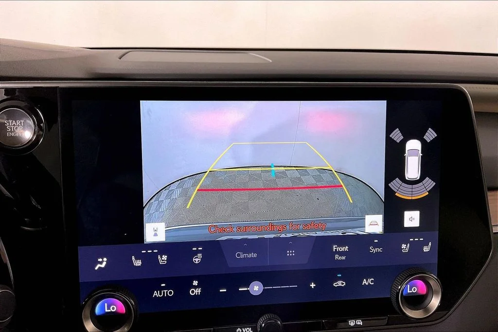 Used 2023  Lexus 350 image 21