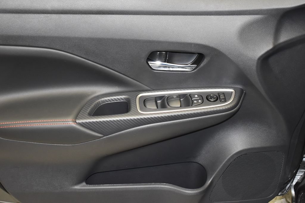 2025 Nissan Versa Sedan SR - Photo 11
