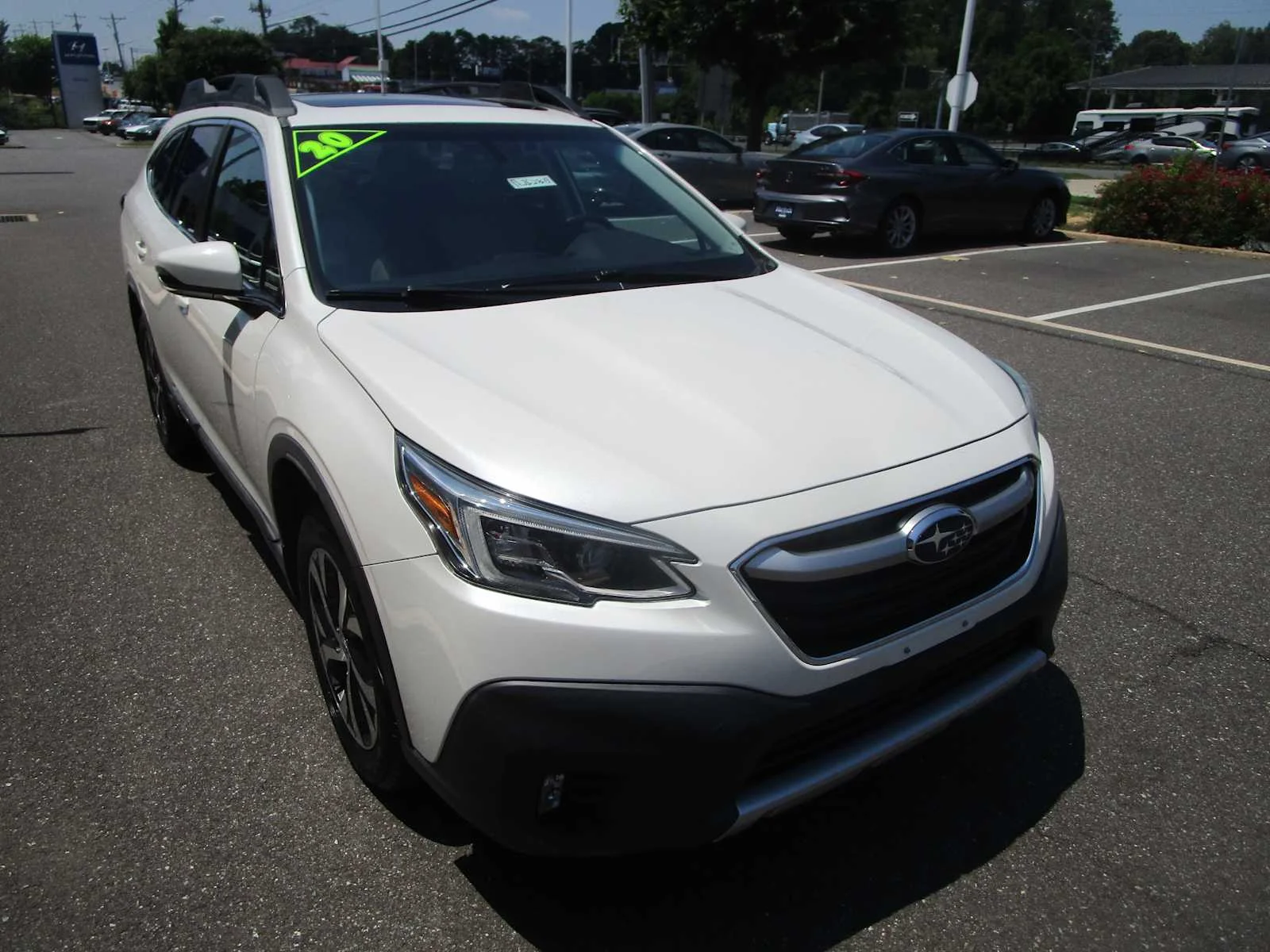 Used 2020 Crystal White Pearl Subaru Limited image 4