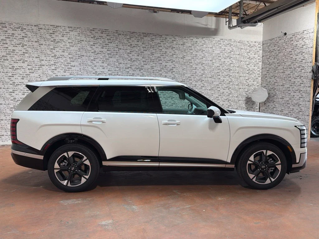 New 2027 Creamy White Pearl Hyundai SEL image 8
