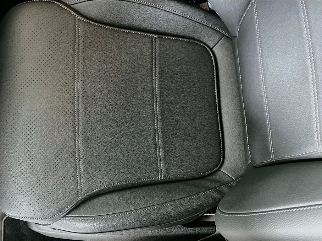 Used 2026  Mercedes-Benz C 300 image 20