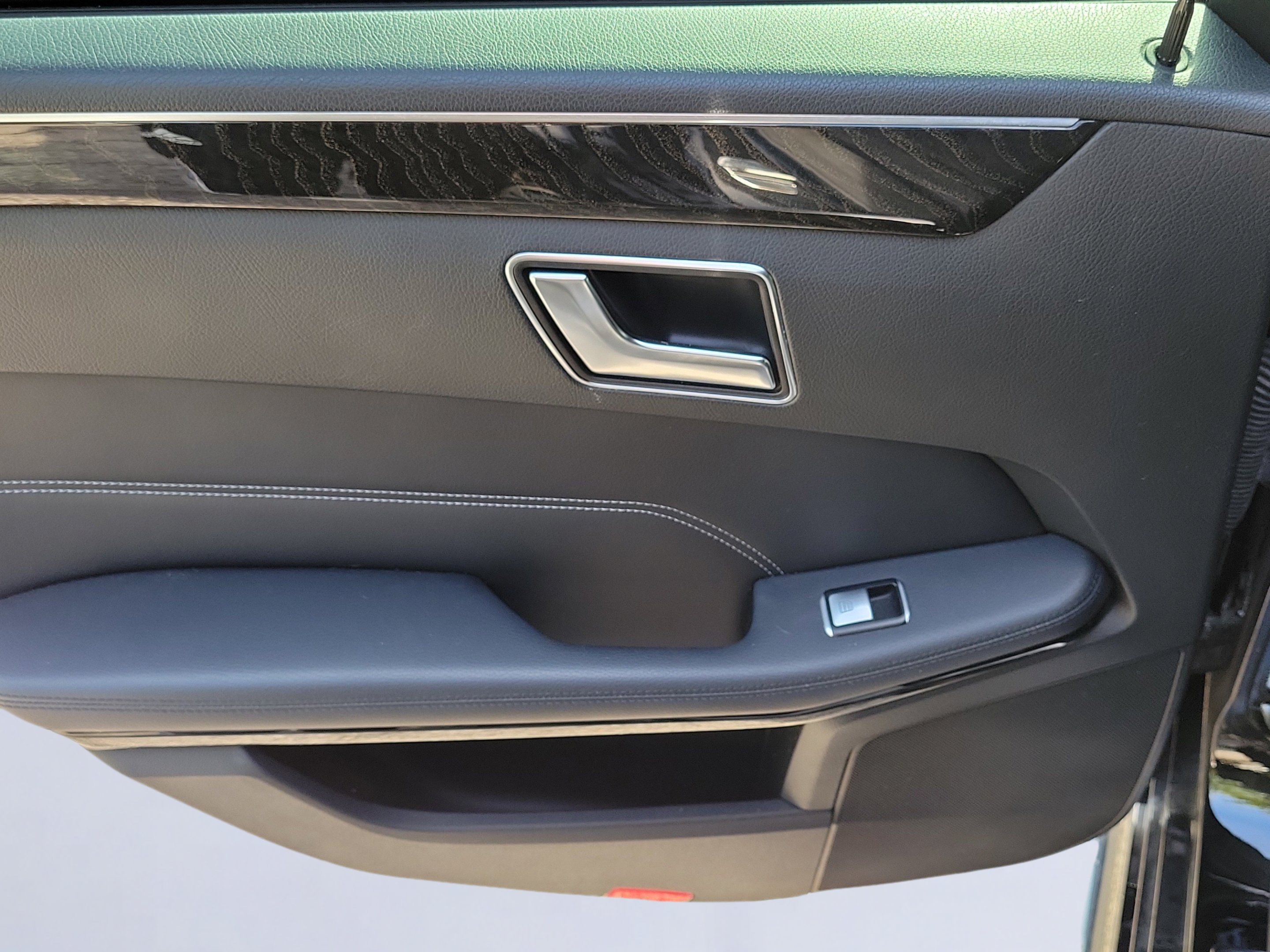 Used 2016 Black Mercedes-Benz E 350 image 9