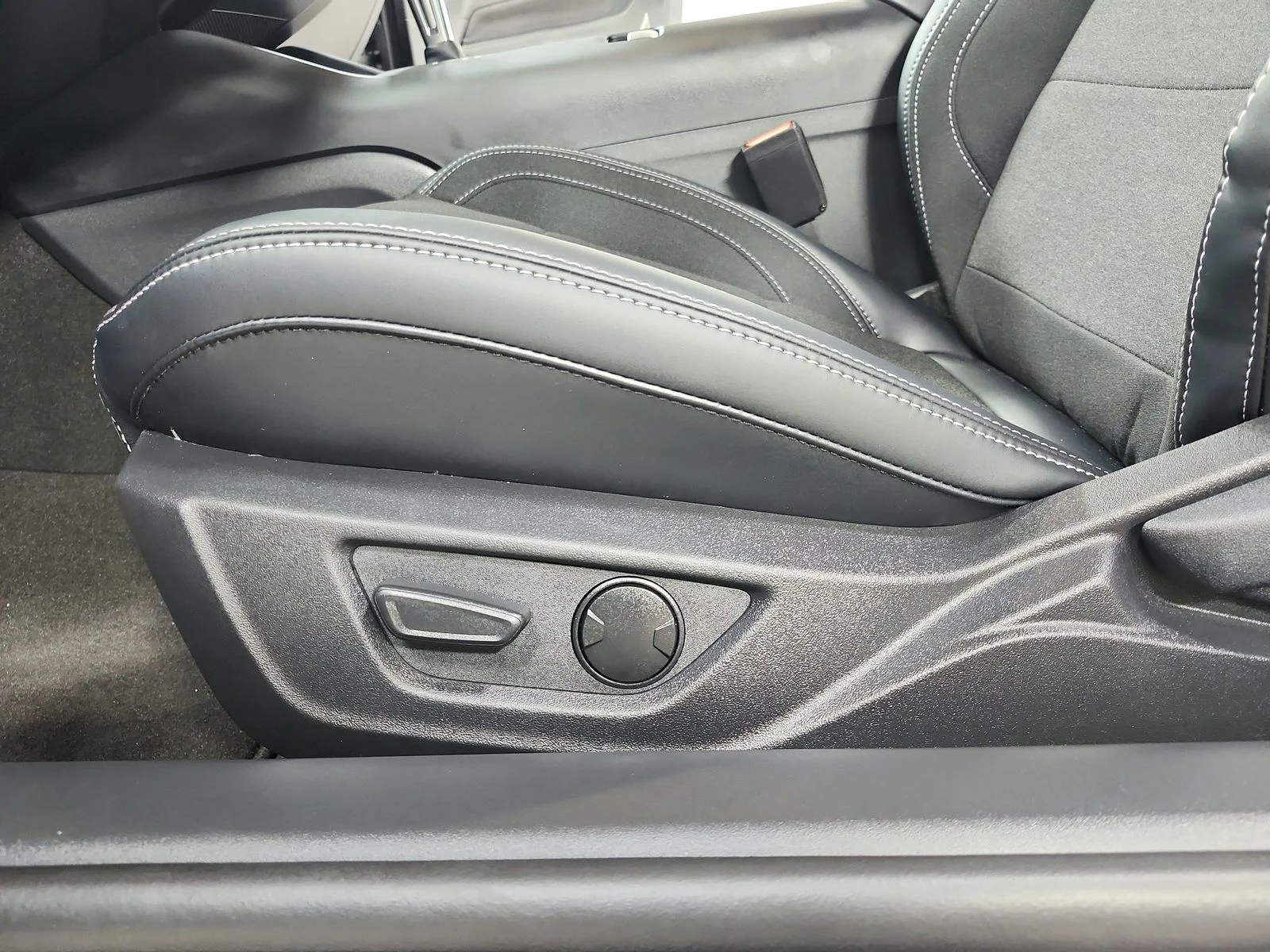 New 2026 Carbonized Gray Metallic Ford EcoBoost® Fastback image 20