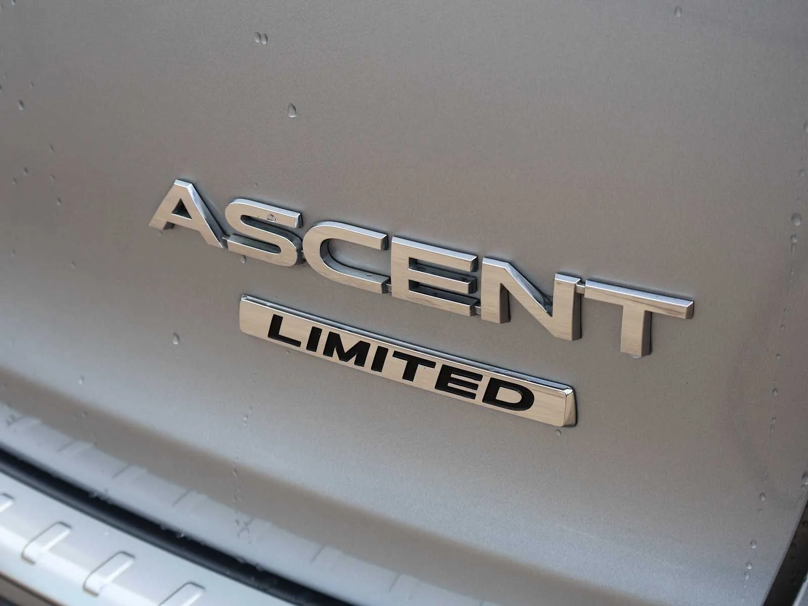 Used 2021 Ice Silver Metallic Subaru Limited image 11