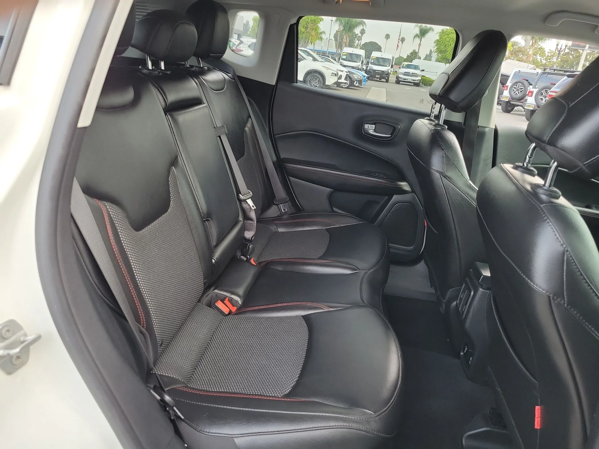 Used 2021 White Jeep Trailhawk image 22