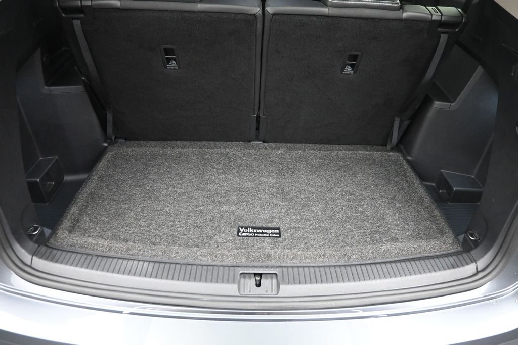 Used 2024 Gray Volkswagen 2.0T SE image 12