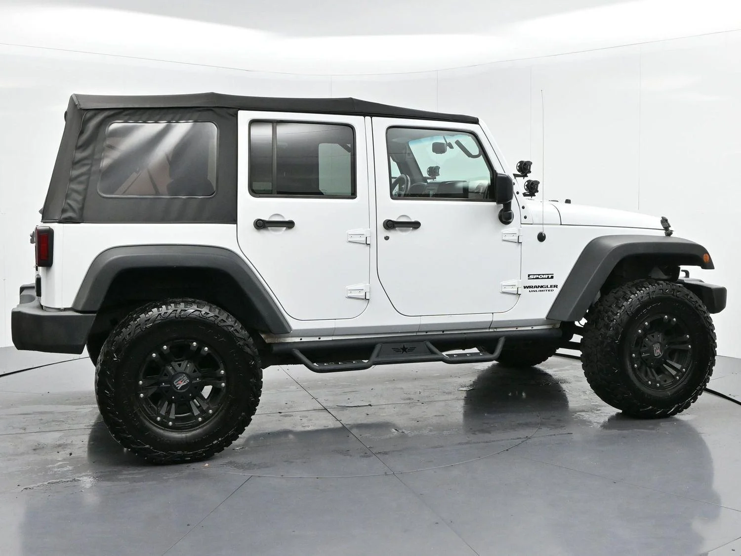 Used 2017 Bright White Clearcoat Jeep Sport image 8