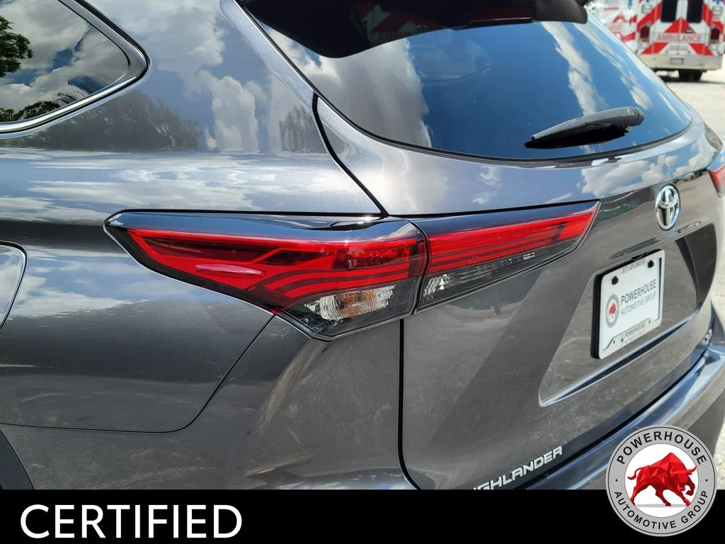 Used 2022 Gray Toyota XLE image 13