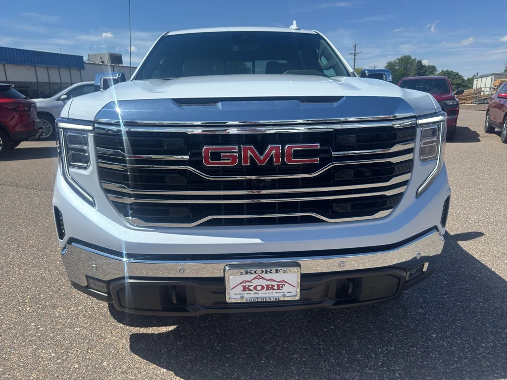 New 2026 Glacier White Tricoat GMC SLT image 3