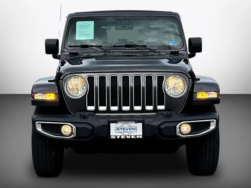 Used 2019 Gray Jeep Unlimited Sahara image 2