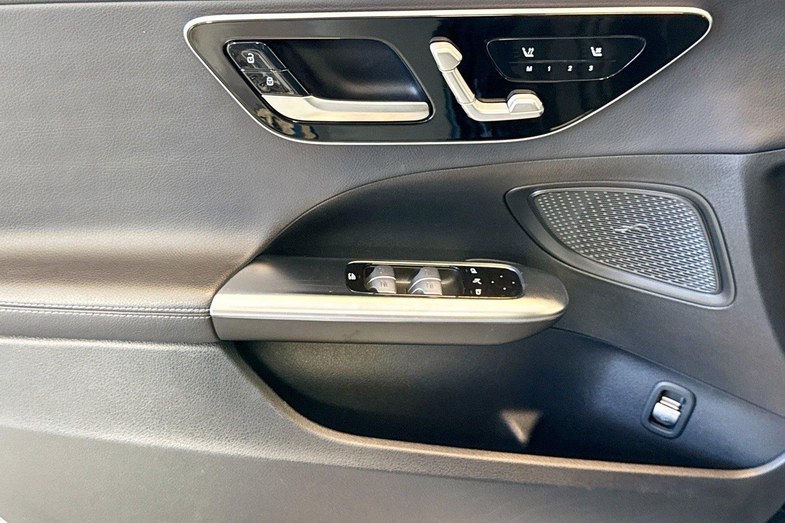Used 2022 Graphite Grey Metallic Mercedes-Benz C 300 image 17