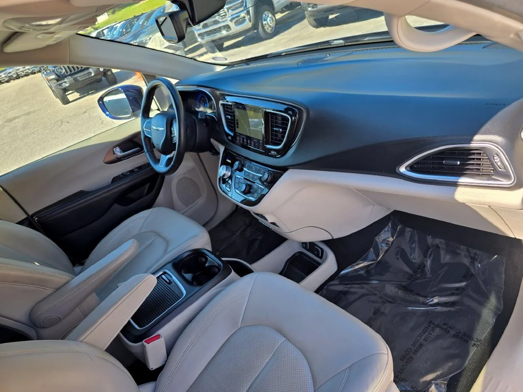 Used 2018 Blue Chrysler Touring L Plus image 31