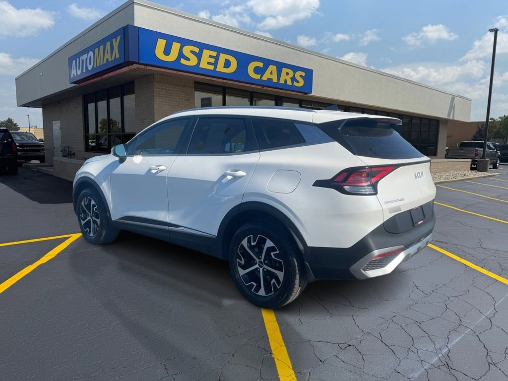 Used 2025 Snow White Pearl Kia EX image 7
