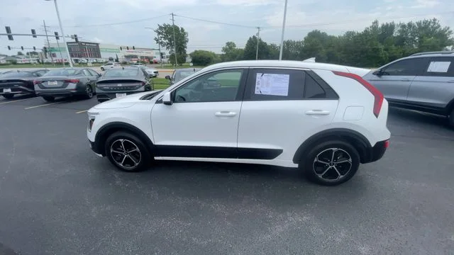 2026 Kia Niro LX - Photo 7