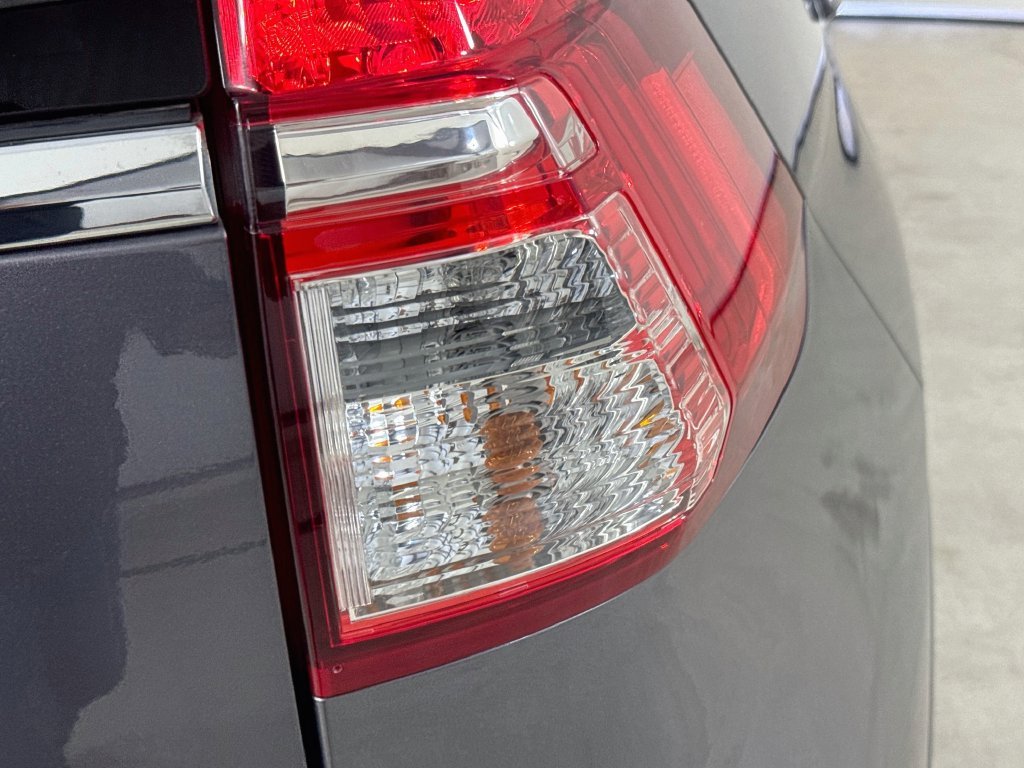 Used 2015 Modern Steel Metallic Honda EX-L image 33