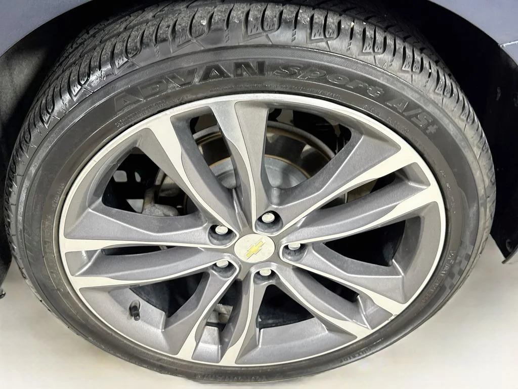 Used 2021 Northsky Blue Metallic Chevrolet LT image 39
