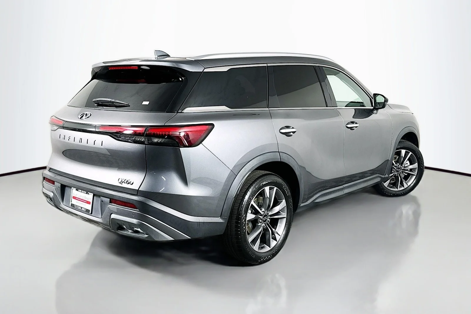 Used 2022 Graphite Shadow INFINITI LUXE image 15