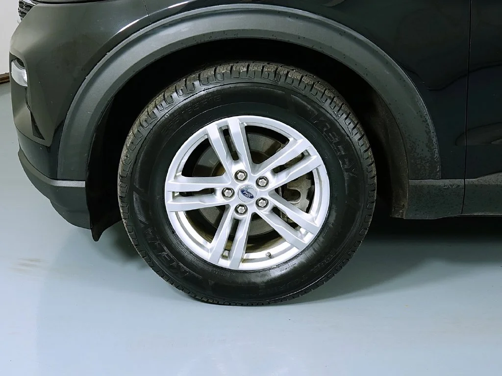 Used 2020 Black Ford XLT image 9