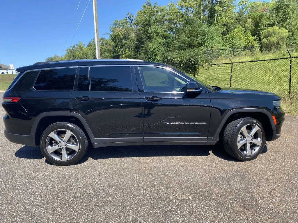 Used 2021 Black Jeep Limited image 10