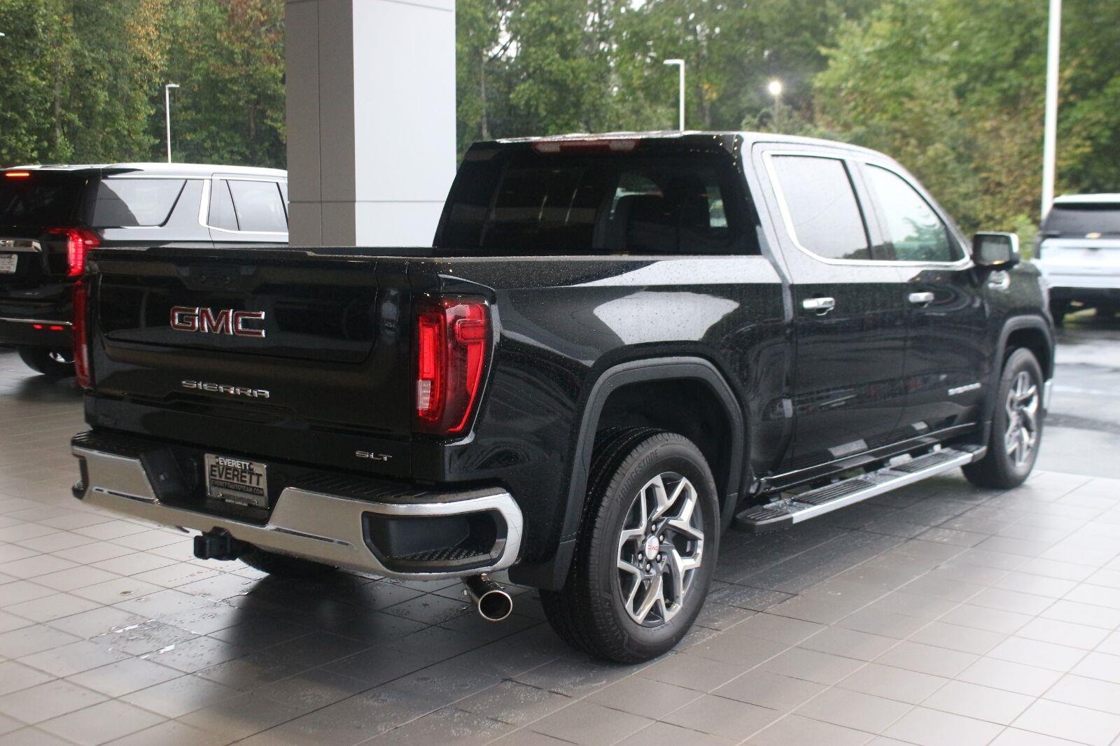 Used 2026 Onyx Black GMC SLT image 6