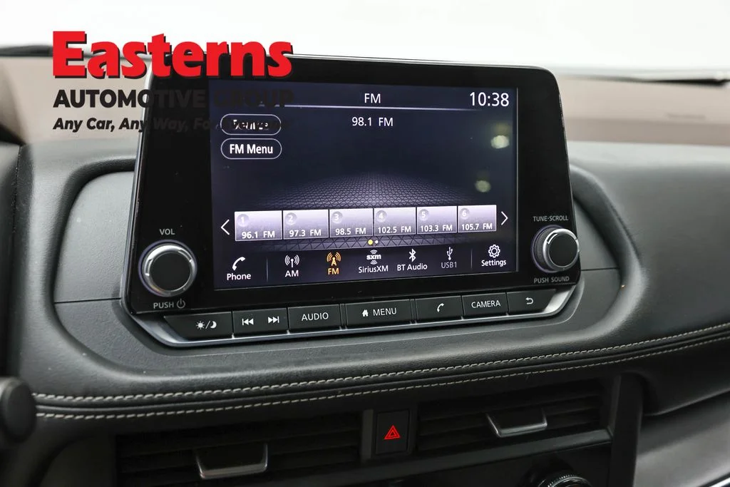 Used 2023 White Nissan SV image 18